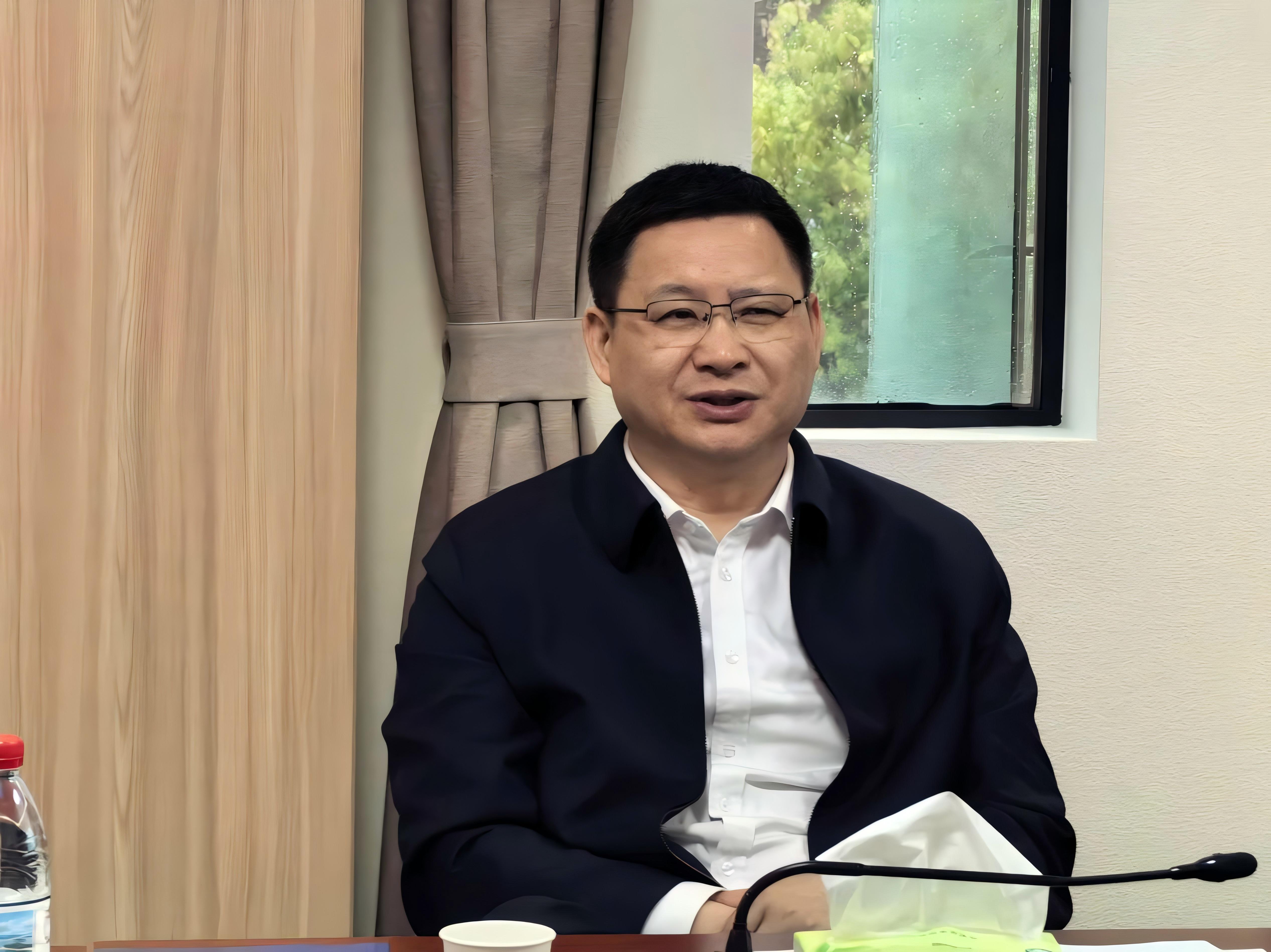 校党委书记刘杰到图档文博部调研-中国地质大学图书档案与文博部